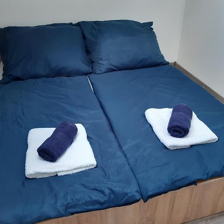 Peak Apartman Eger Bagian luar foto