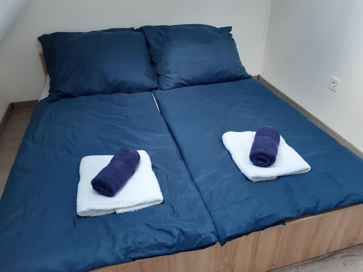 Peak Apartman Eger Bagian luar foto